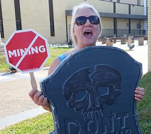 bradfordrRuse16 In: Enthusiastic Protest on Bradford Co. Courthouse Steps | Our Santa Fe River, Inc. (OSFR) | Protecting the Santa Fe River bradfordrRuse16