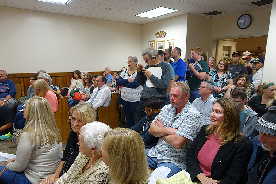union mine crowd In: Huge Crowd Opposes Mine in Union Co. | Our Santa Fe River, Inc. (OSFR) | Protecting the Santa Fe River union-mine-crowd