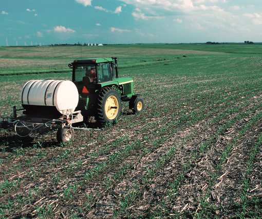 fertilizingcornfield-600x428