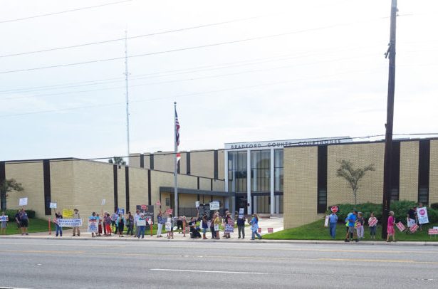 brfdrally2 In: Bradford County Packs Them In | Our Santa Fe River, Inc. (OSFR) | Protecting the Santa Fe River