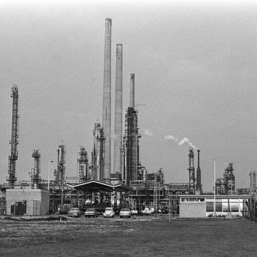 oil refinery wikicommons In: Big Oil Sold the World on a Plastics Recycling Myth. It May be Too Late to Undo the Damage | Our Santa Fe River, Inc. (OSFR) | Protecting the Santa Fe River