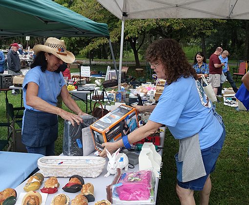 yardsale1
